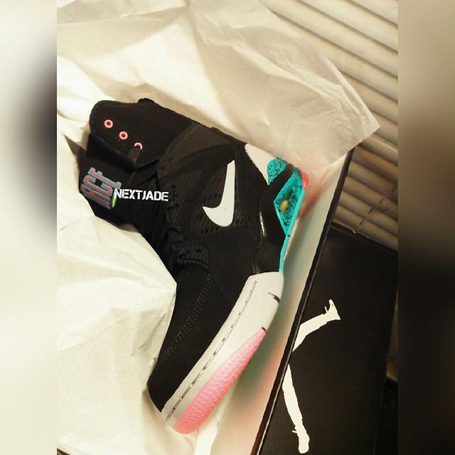 JadeNext's tweet photo. New Shoes! #NikeAir #NikeAirCommandForce #CommandForce #NikeCommandForce #Nike #NewShoes #Sneakers #Instagram http://t.co/hPkt6yQqlK