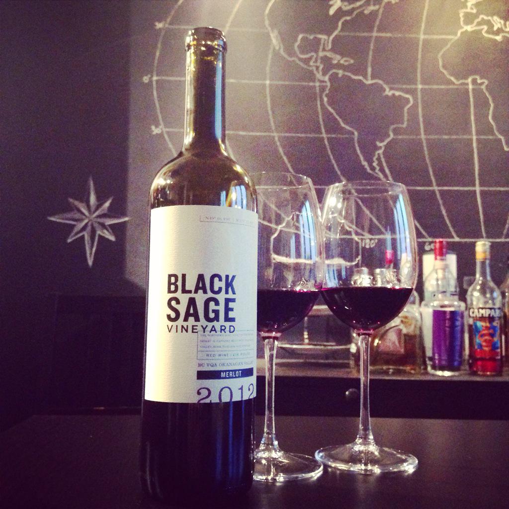LifeDelish's tweet photo. Oh hi there, Friday! Delicious BC wine? Yes, please &amp; thank you! @blacksagewine #BCwine #drinklocal #TGIF #7030rule http://t.co/20vn4jodle