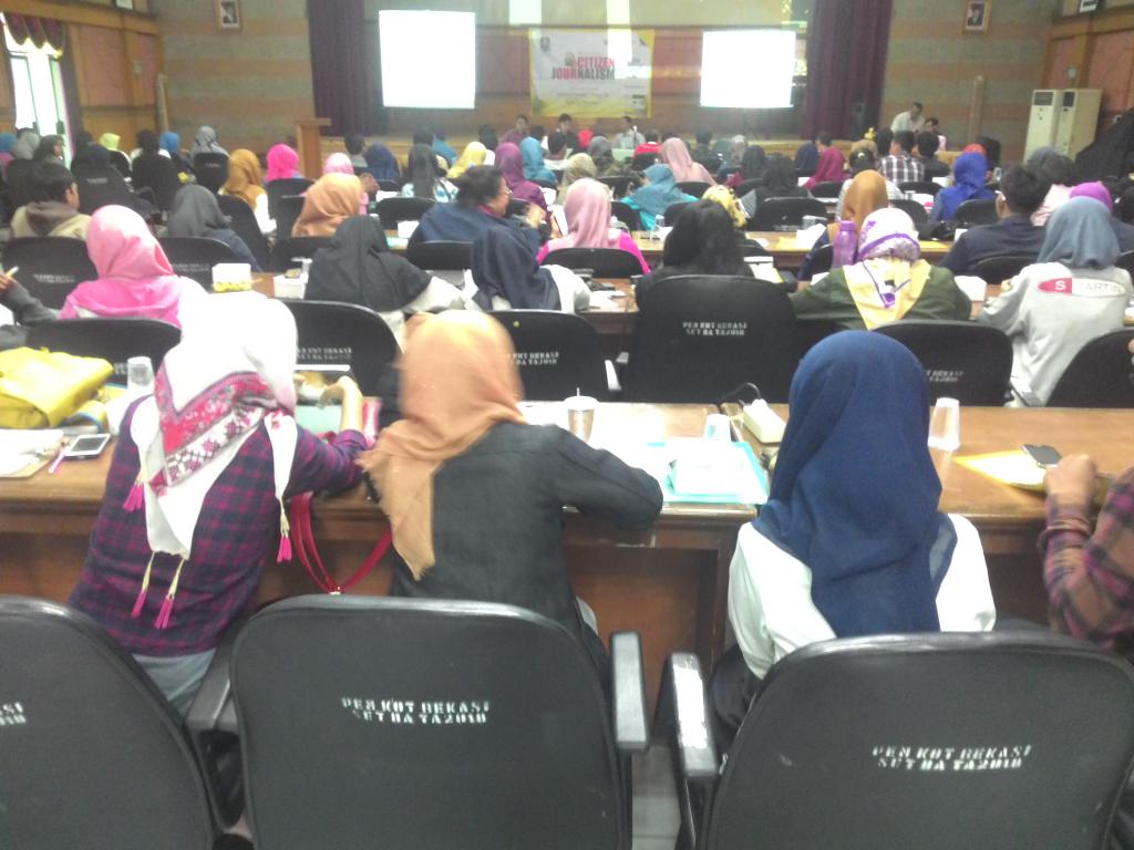 mo_nank's tweet photo. Gile banyak bingiit peserta #WCJBekasi sukses @nyomanheru @bekasimedia @mush4r @af1_ @dwi_destyati @ermitriaji http://t.co/nLgb4KdHDI
