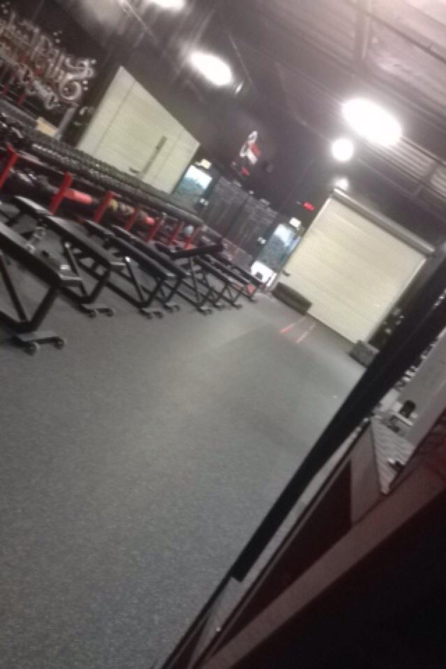 devinfortune3's tweet photo. I hate walking in here but when i walk out i feel good knowin i put i  real workk http://t.co/98oqiBQyry