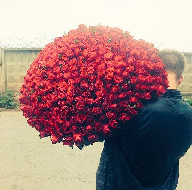 Sevgilim çiçek toplamış 😍😍😍😍