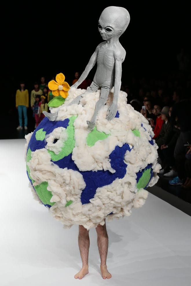 Fashionsnap Com V Twitter 宇宙人がファッションショーに リトゥンアフターワーズ Written Afterwards が15 16年秋冬コレクション発表 Http T Co Gop0lc2sss Fs15aw Mbfwt Http T Co 2o5tb5o7vd