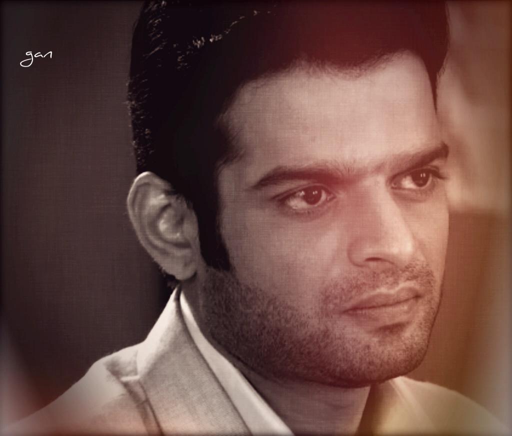 BsenGone's tweet image. #randomedit #throwback #RKB 2014 #attitude @TheKaranPatel