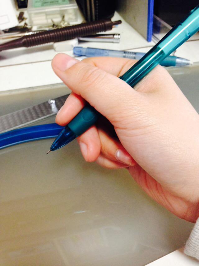 色々な絵描きさんのペンの握り方が見たい