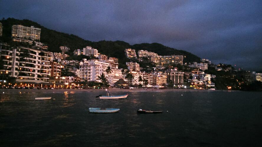 PrototypeZ94's tweet image. Una ciudad llena de vida. 
You won't regret visiting our city @PVvisit #PuertoVallarta