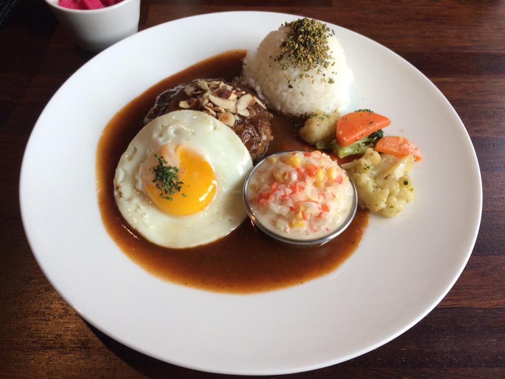 GreedyWhiteBear's tweet image. 연남동 109 키친 데미그라스 함박 스테이크