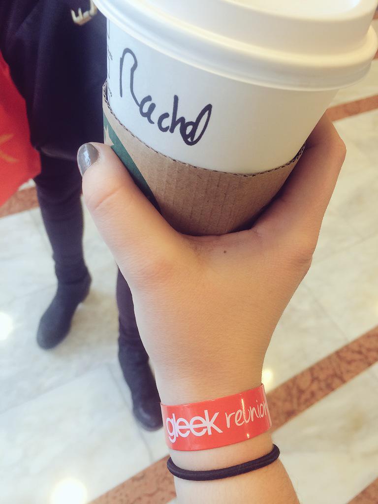 psychofailure's tweet photo. #gleecon 💕 http://t.co/pDROU7ih61