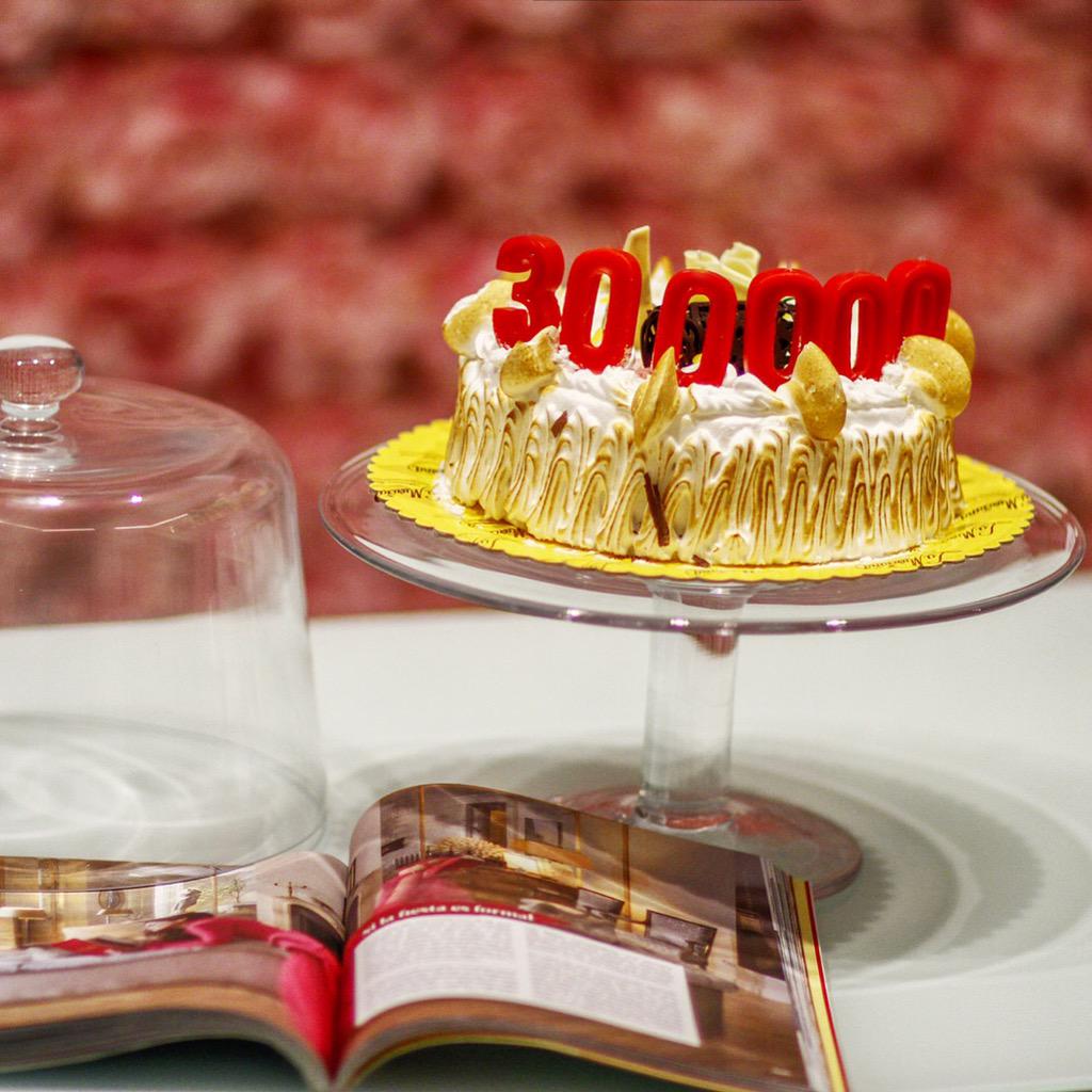 Retweet en la foto para ganar 600€ en metálico, por ser ya una comunidad de 300.000 en facebook 👏👏👏👏