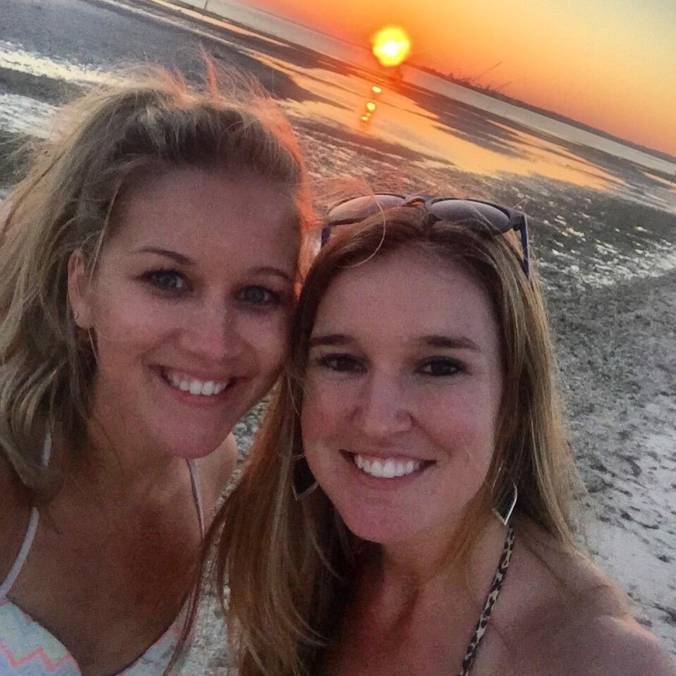AubreyWollett's tweet image. ⛵️🌅 Florida Sunsets + Friends 🌴👌 @jenorth219  #dunedincauseway #tgif  #SpringBreakTour