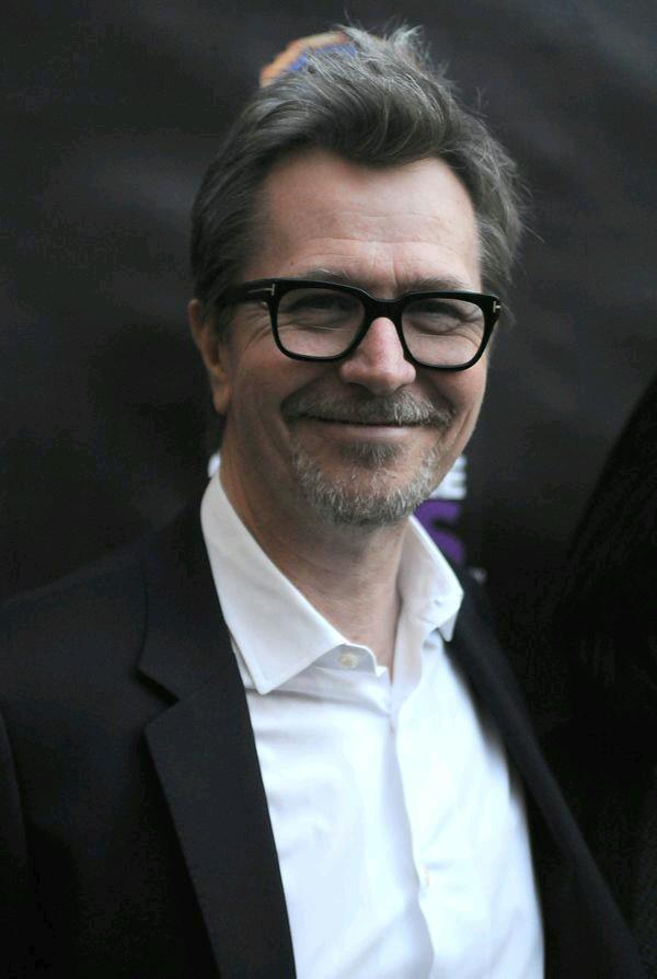 Happy 57th Birthday Gary Oldman!! Thank you so much for existing you wonderful person :\DDD 