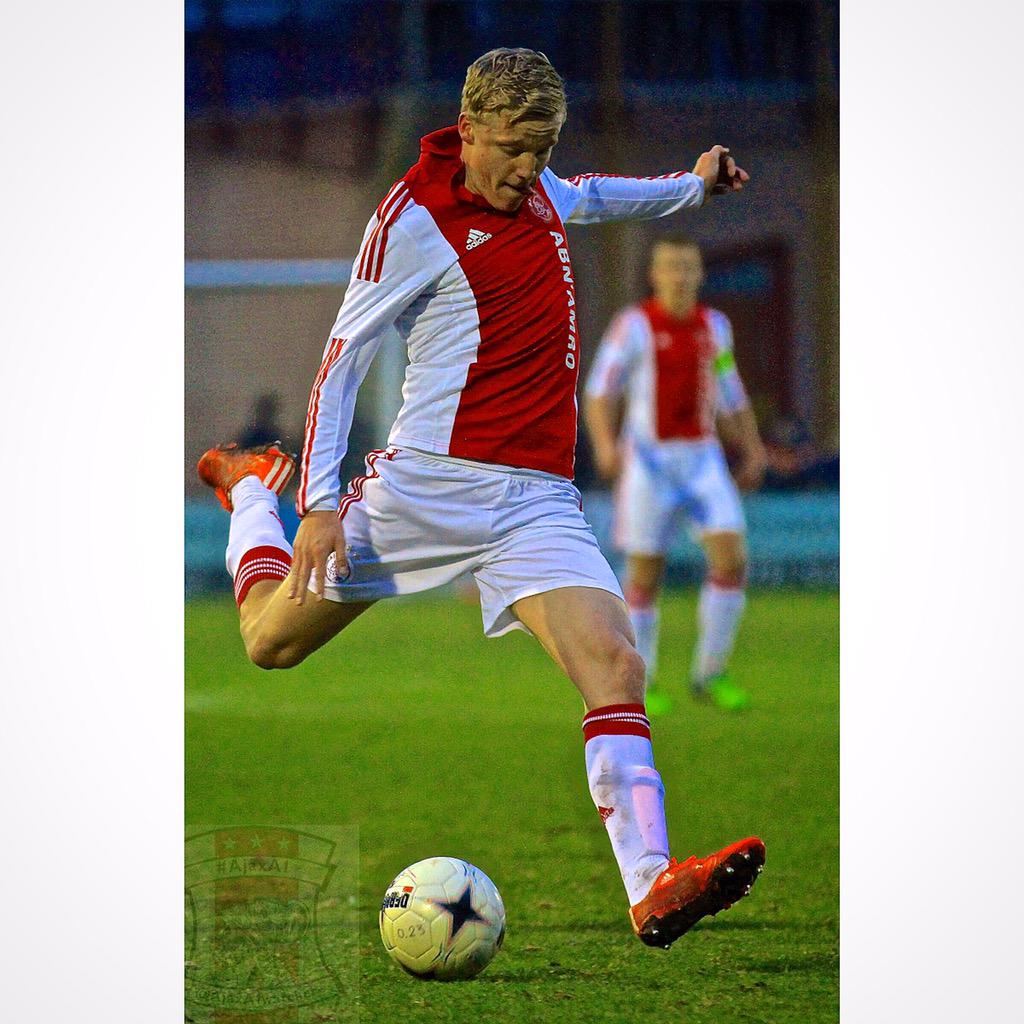 AjaxA1watcher's tweet image. Fotomoment van @Donny_beek6 #VaclavCerny &amp;amp; #Nouri #azAJA #AjaxA1