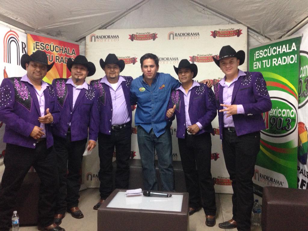 hdmxrad's tweet photo. Soy tan solo un payaso que te hace reír... 🎵 ¡Gracias @vagon_chicano ! http://t.co/DHz8DkVUHA