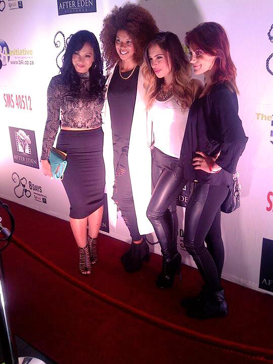 Oh wow <a href="/blackbyrdza/">BlackByrd</a> y'all are beautiful😊 <a href="/TarrynLamb/">Tarryn Lamb</a> @Tamsynmaker <a href="/Axene_ZA/">Axene</a> So real&amp;so positive! #PeopleNeedPeople