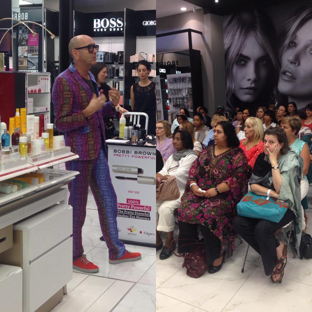 zebrasquare001's tweet photo. #Longevityevent @gillsondavid talking about all the essentials of hair @longevitymag | @HPCHydePark #CosmeticGallery http://t.co/JE3Q6yTn1B
