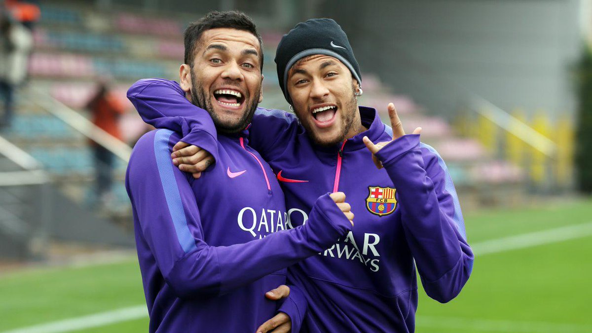 FCBarcelona_es's tweet photo. [FOTOS] El último entrenamiento del Barça antes del partido contra el Real Madrid http://t.co/7XYwuqmaG8  #ElClásico http://t.co/RJL44vaHTO