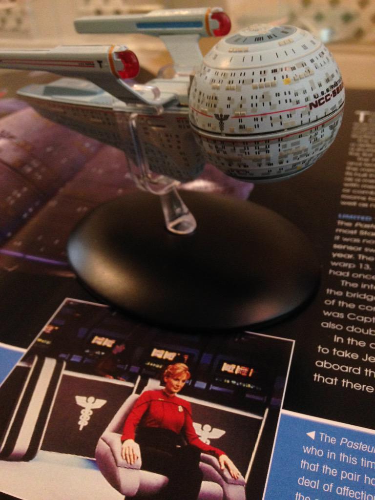 simonnash1980's tweet photo. This is TOTALLY my favourite #StarTrek ship - The USS Pasteur! #USSPasteur #Pasteur #Medical #MedicalShip #StarShip http://t.co/bQgAxoq4Kl