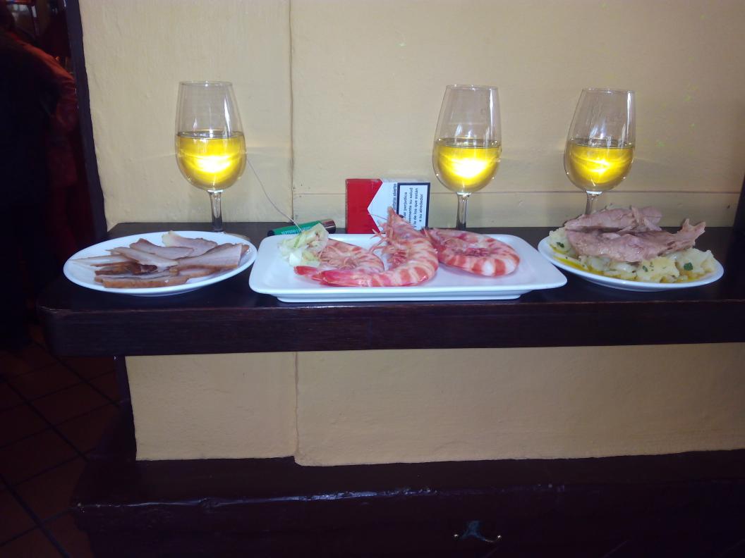 CanteroTomy's tweet photo. #Sanlúcar #Barbiana #Langostino #Esquisiteses #Buenacompañia #DiaDeLaFelicidad http://t.co/LJUORZmEIi