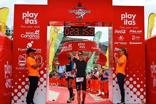 RudyProject_ESP's tweet photo. La triatleta canaria de @RudyProject1985 @PATRICIADIAZTRI se impone en el #LightHouseFUE by @PlayitasResort http://t.co/SWnazZxTLy