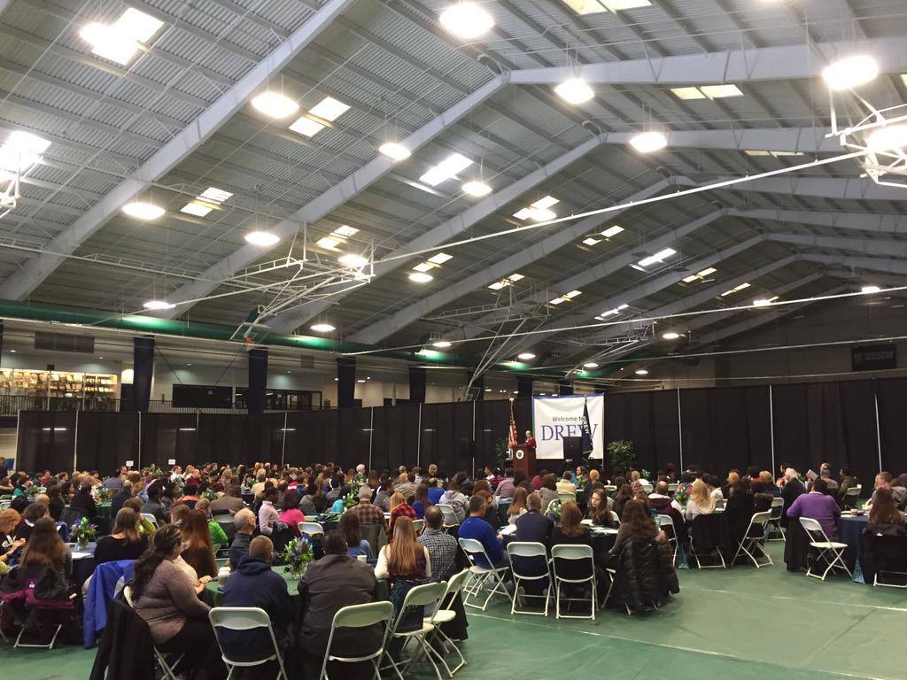 DrewOrientation's tweet photo. Check out all you amazing admitted students and @drewpresident #AdmittedStudentsDay #DrewU #Drew2019 http://t.co/tJ6bGWQZxU