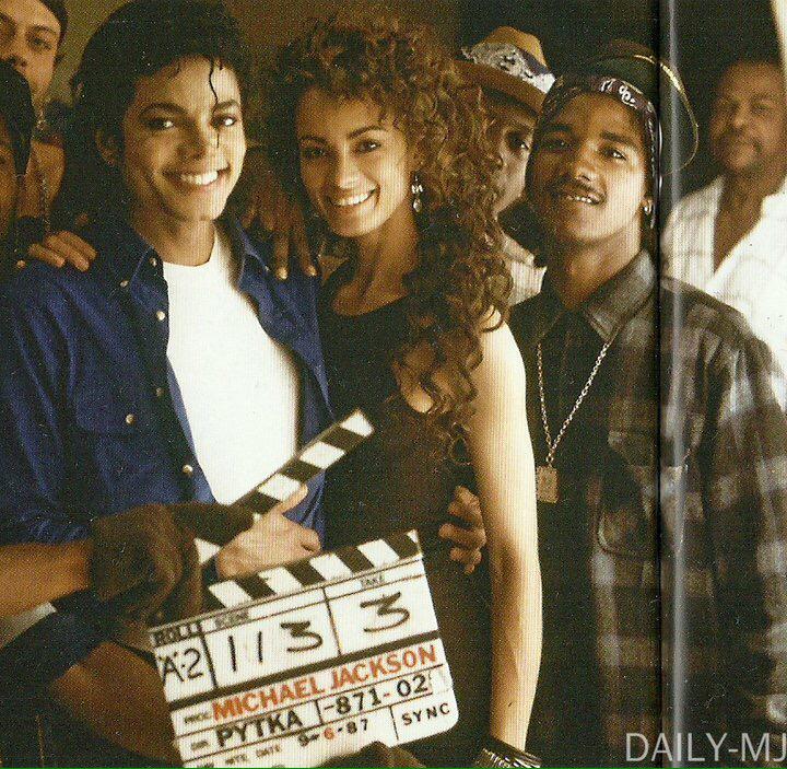 JulioMaita's tweet photo. Mar 21st '88: Michael Jackson's album "Bad" was certified 5 times Platinum by the RIAA. Pictures of the Bad era ✌️❤️ http://t.co/BAYdnv6gLp"