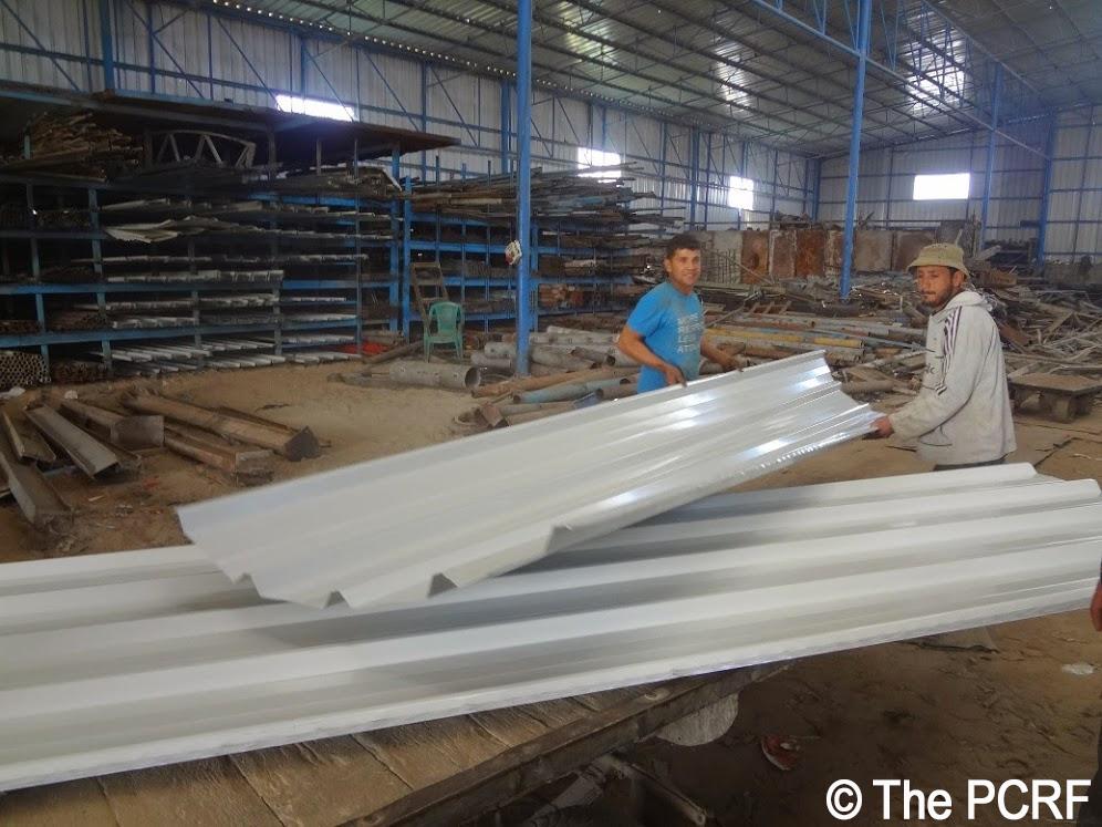 PcrfItalia's tweet photo. #PCRF with #ToRebuildGaza provided to dozens families building materials to repair their homes @ThePCRF http://t.co/u5ygWfqRad