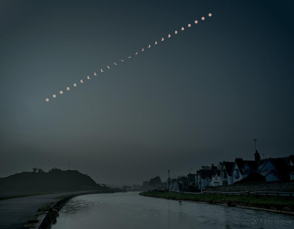 AndrewBloch's tweet photo. One foreground and sky, and a series of sun exposures taken every 6 mins in Cornwall #eclipse2015

/ @mikew_photog http://t.co/3560y7j3XQ