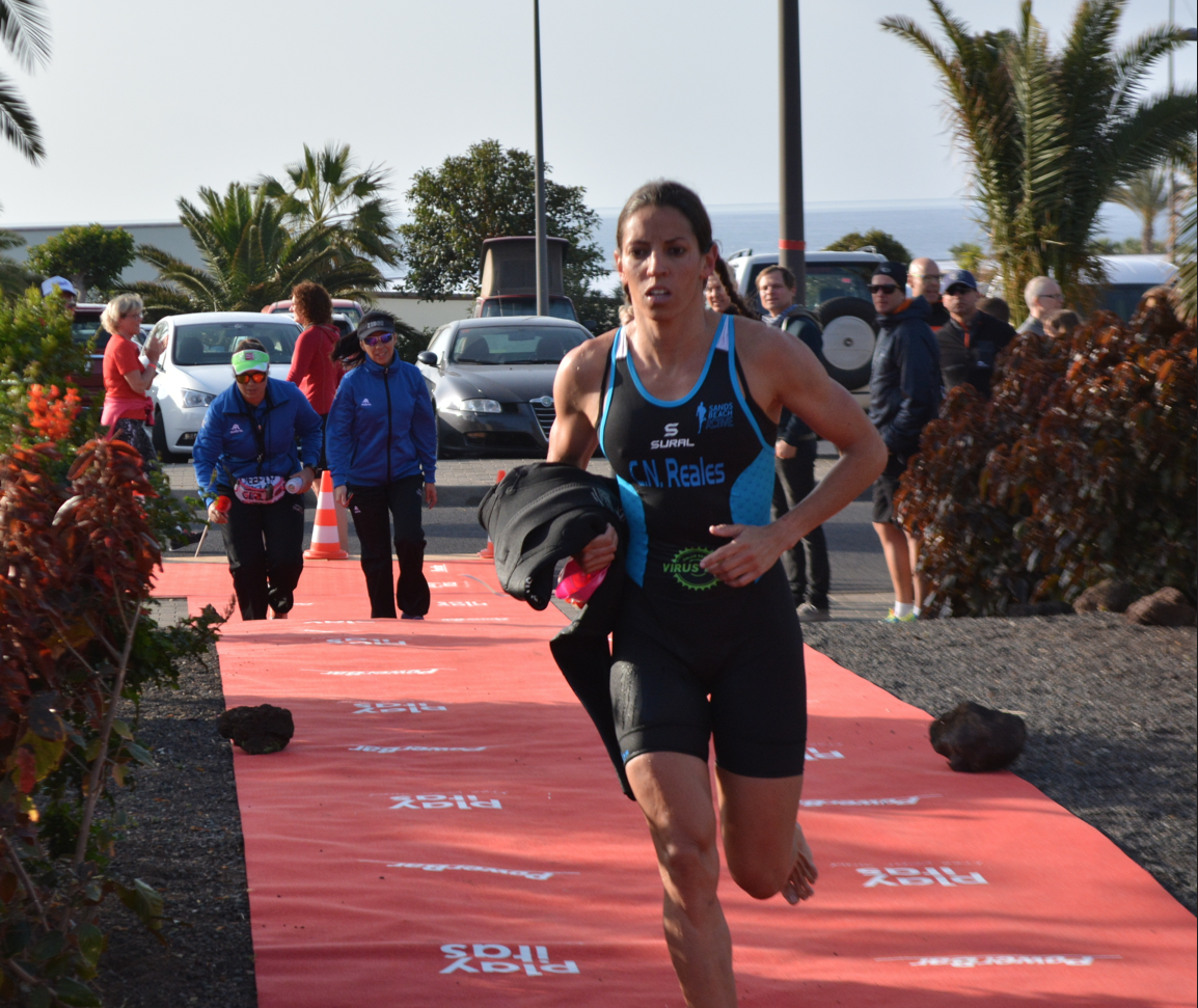 PlayitasResort's tweet photo. La primera en salir del agua del #LighthouseFUE Delioma González http://t.co/8wgm9xZSHF