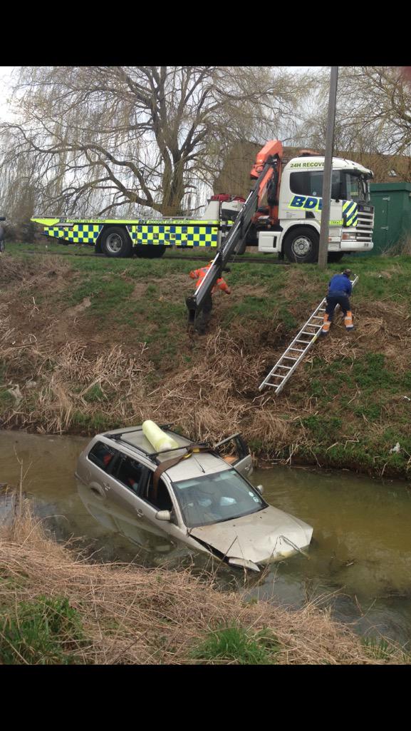 bdv_control's tweet photo. I think the saying 'dip your headlights' has gone too far this time. Non injury RTC http://t.co/RmzsH9XP8B