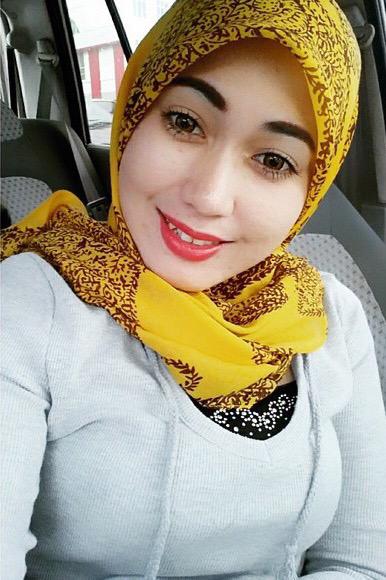 chikaka23's tweet photo. Dari pagi sampai petang duduk rumah. Then my girl ajak keluar. Muahhh😘 http://t.co/lBXGUxDyqW