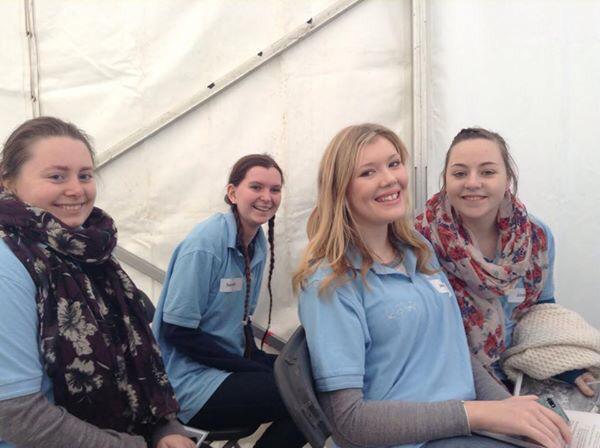 Hiya_Rhia's tweet photo. Ready and raring to go, book campus tours in Main Building #MyDayAtWinch @_UoWfuture #_UoW #TourGuidesGoneWild http://t.co/mYaFTVt9E7