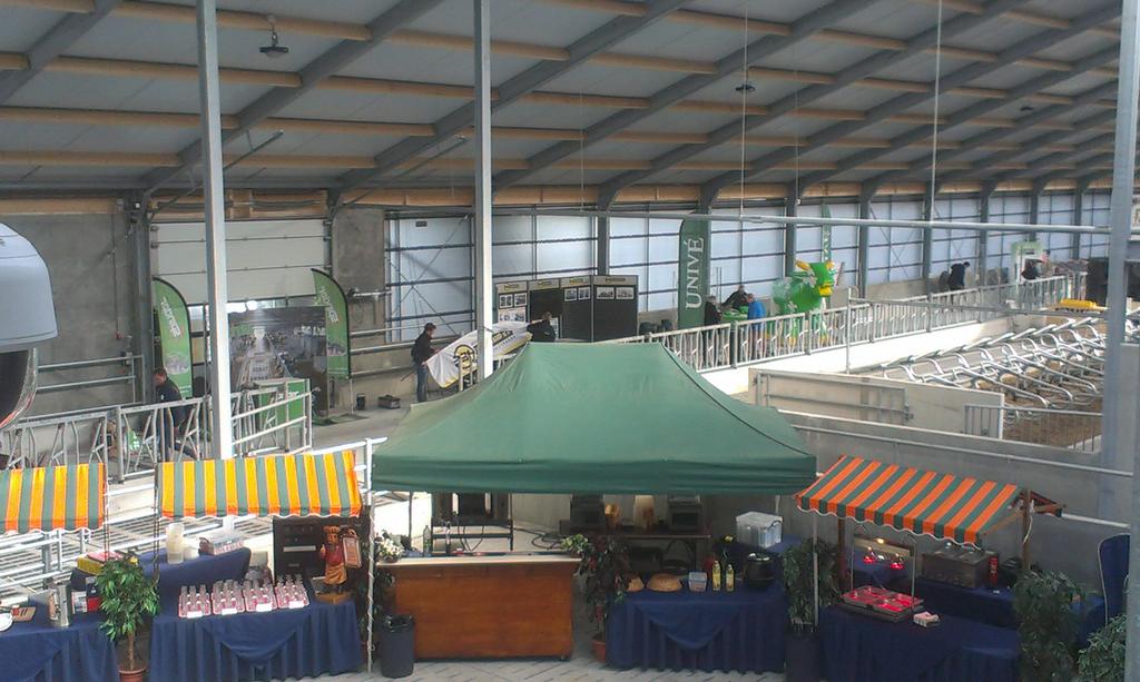 Vandaag aanwezig op de Open dag van Fam. Wijbenga met o.a. <a href="/BBHaverkamp/">BBHaverkamp</a> @AgroBouw <a href="/MuellerCompany/">Mueller</a> @DairySolutions_