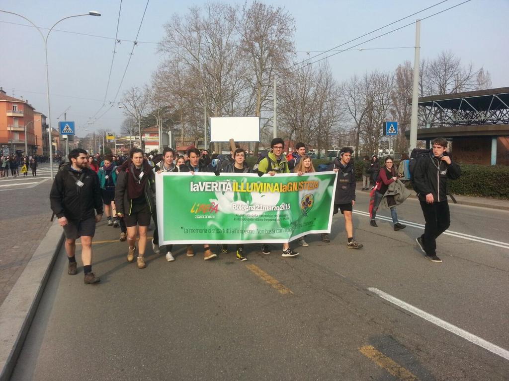 CamminInsieme's tweet photo. 100 passi assieme a @libera_annclm oggi a Bologna #ventiliberi #rsconlibera http://t.co/QXr3vv6twp