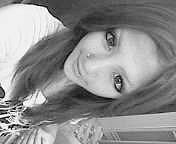 1005Assunsun's tweet photo. GREEにあった画像しおかが
おくってきたんだけど、凄すぎる（笑）
13歳14歳ん時。天白卍あすか。爆笑 http://t.co/AKSMCtd7rd