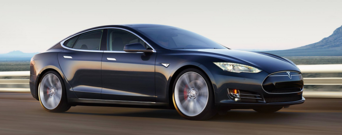 TechCrunch's tweet photo. The Tesla Model S autopilot mode will only work on highways http://t.co/08CWmCva6M http://t.co/2XW0sFEzaB