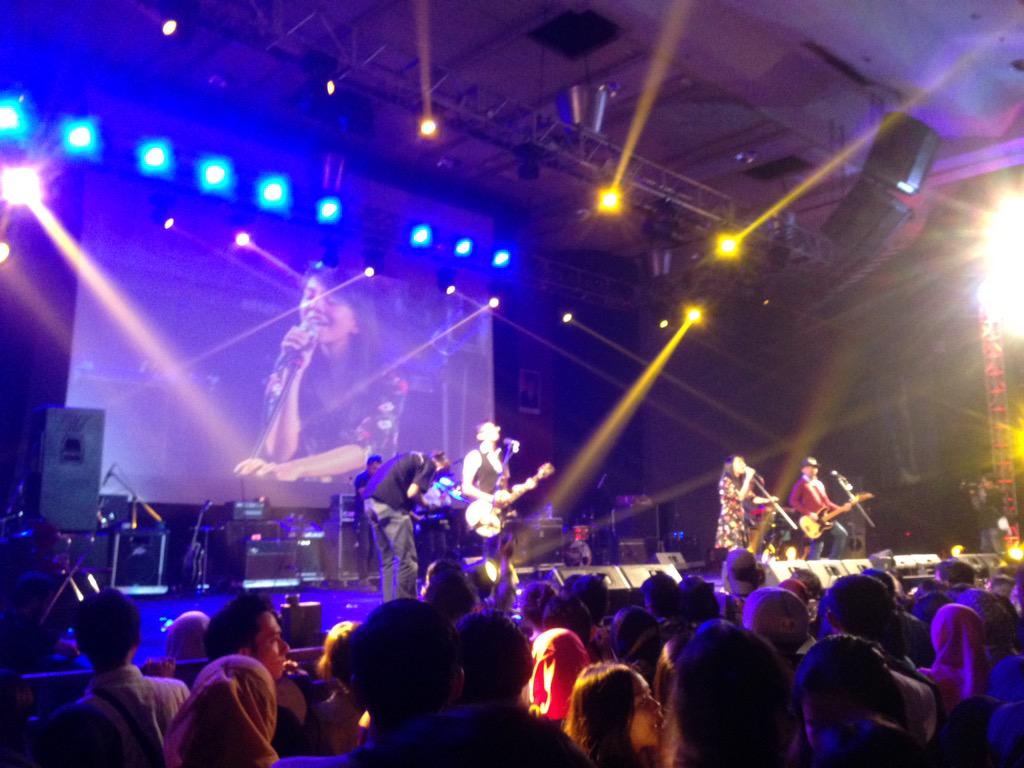 komunepapers's tweet photo. Yuk yuk ke @PASIFIC_FEB, @moccaofficial udh perfommm http://t.co/gKwxbhmbvu