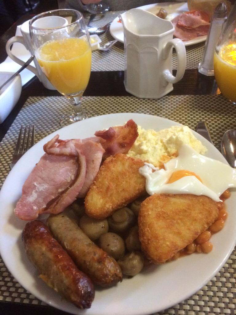 BCDcheer's tweet photo. Pre comp breakfast and I am only watching ! @ICCheer #nationals2015 #cheeerleading #britishcheerdad http://t.co/UWHEfUEtpe