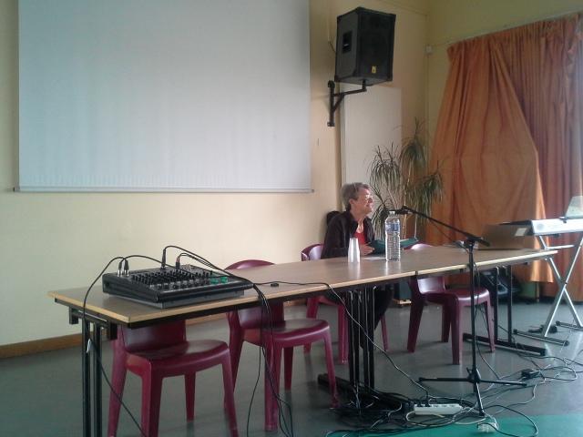 DescosAnna's tweet photo. Lynn Slater à la rencontre de femmes baptistes du centre-ouest sur le thème "Enfin libre !" cc @FedeBaptiste http://t.co/GZNdI6IUSg