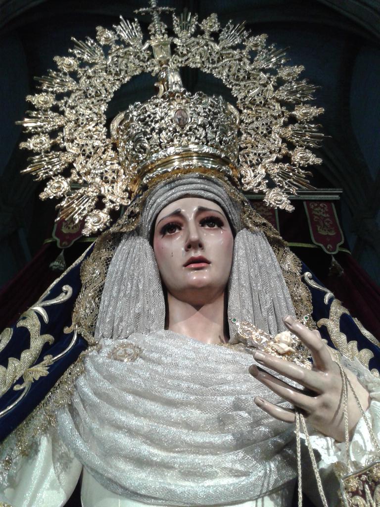 davidsmigallon's tweet photo. "@Hdad_del_Carmen: Galería de imágenes del Besamanos a Ntra. Sra. del Carmen  http://t.co/oJHi4FWioD" @Srtaa_Lopez  11 dias... TeQuieroo