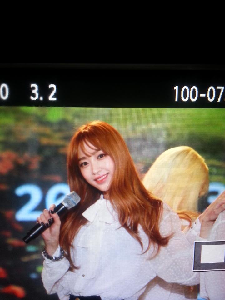 CAnXKqqUcAAkhEo.jpg:large