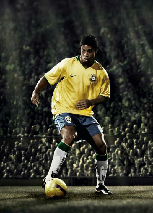 Happy Birthday!! 
Ronaldinho Gaucho! 