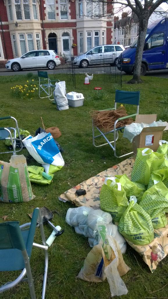 CFHops's tweet image. Hop packs, Assemble! Pick up from now until about 2pm and tomorrow 11am till 2! #hops #growbeer #cardiff