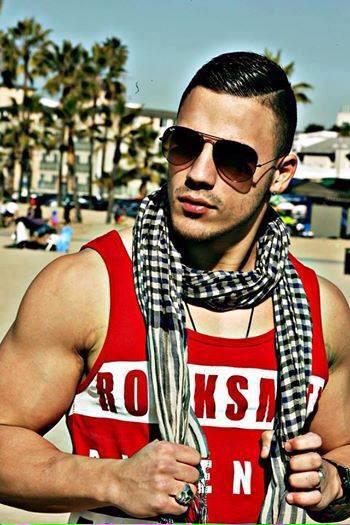 Mickael_LMAC's tweet photo. Merci à tous pour vos messages Facebook, Texto et Appels. Sa ma fait vraiment plaisir. Je vous remercie tous 💋💋 #LMAC http://t.co/u2GiGcegiN