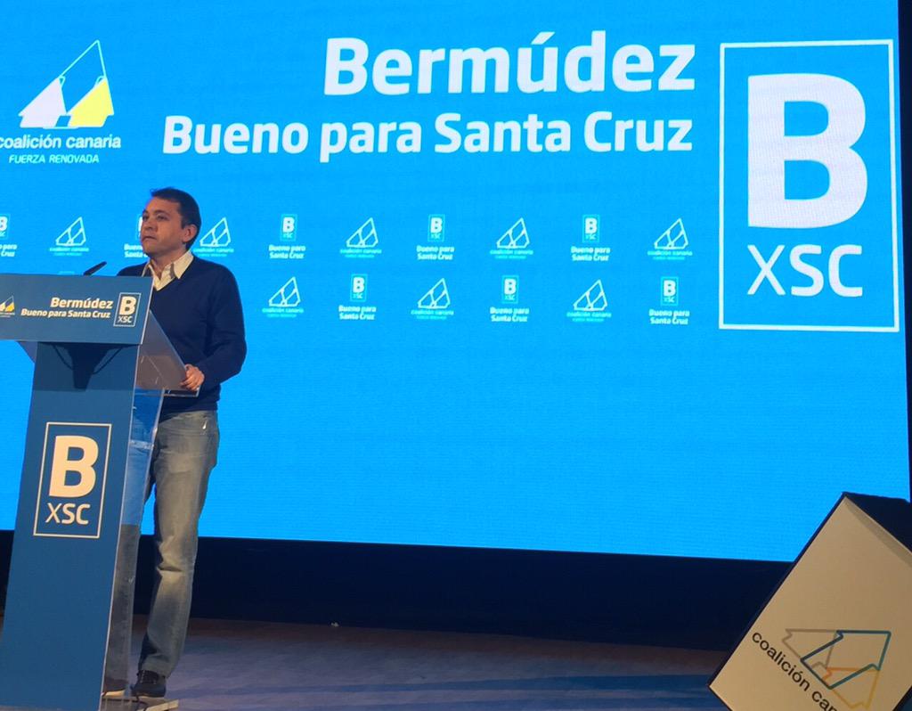 GrupoCCSC's tweet photo. Turno para nuestro candidato @AlcaldeBermudez que se dirige a + de 700 #vecinosSC #entreTODOSsc http://t.co/xVQvqA92IT