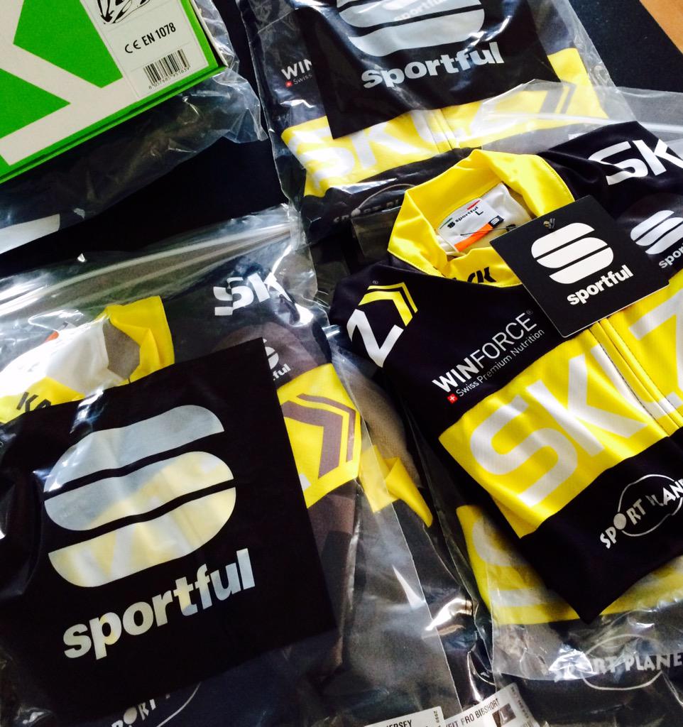 Zahnpastalachen's tweet image. Neue Teambekleidung eingetroffen. #SKLZschweiz #ReadyToGo