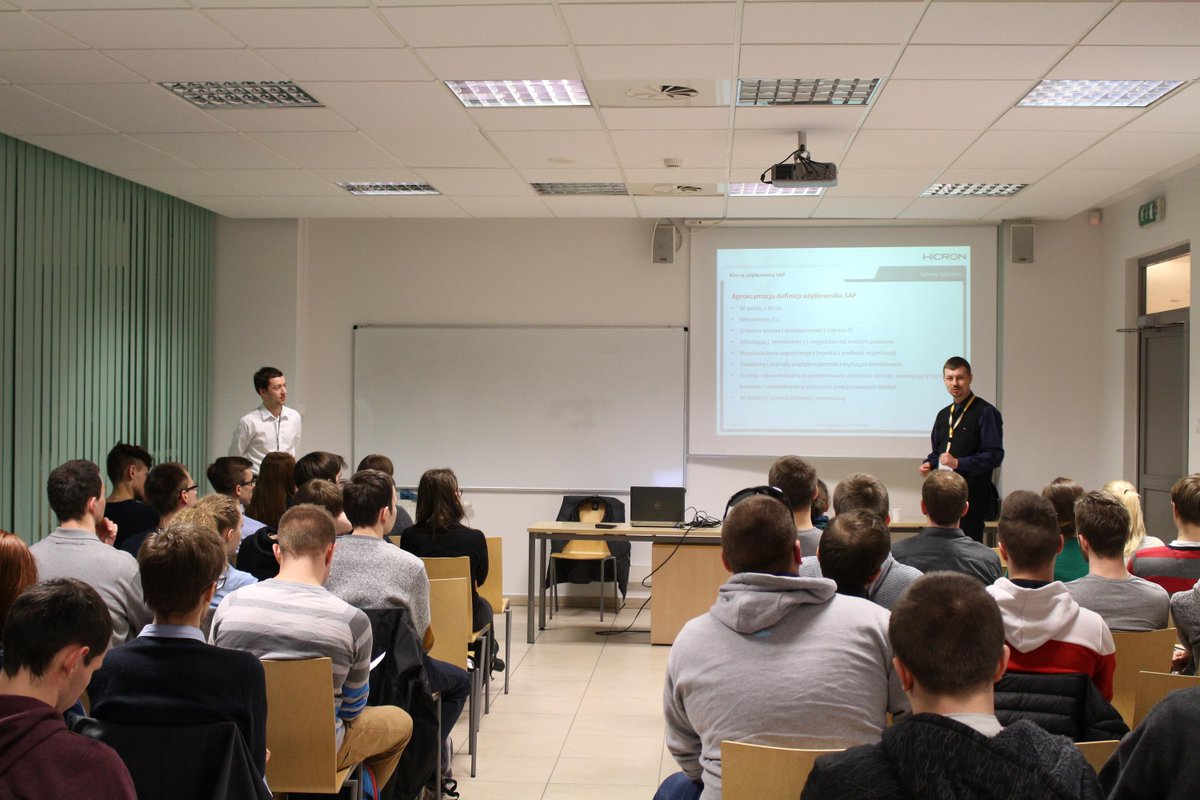 rycerzyyk's tweet image. frekwencja na #PracticeIT dopisała! @HicronIT #AIESEC