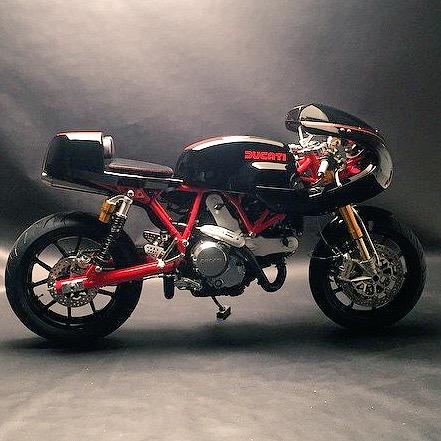 Sportclassici's tweet photo. #sportclassic #ducati #caferacer #sport1000 #gt1000 #paulsmart #ducatilover #bellaproject shooting http://t.co/OLOMF5ciZA