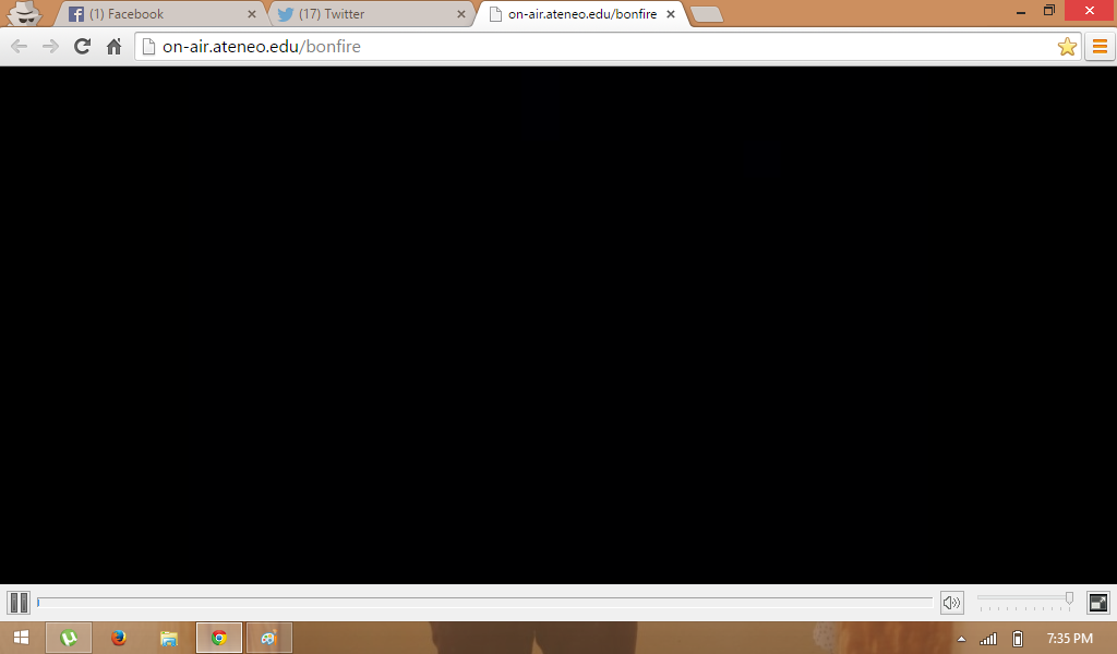 ALYpeeps's tweet image. "@AlyDenSubmarine: My music nga, Black naman nakikita mo. 
#LiveStreamProblem http://t.co/FZtLIDvoEW" #TeamBahayProblem 💔😭