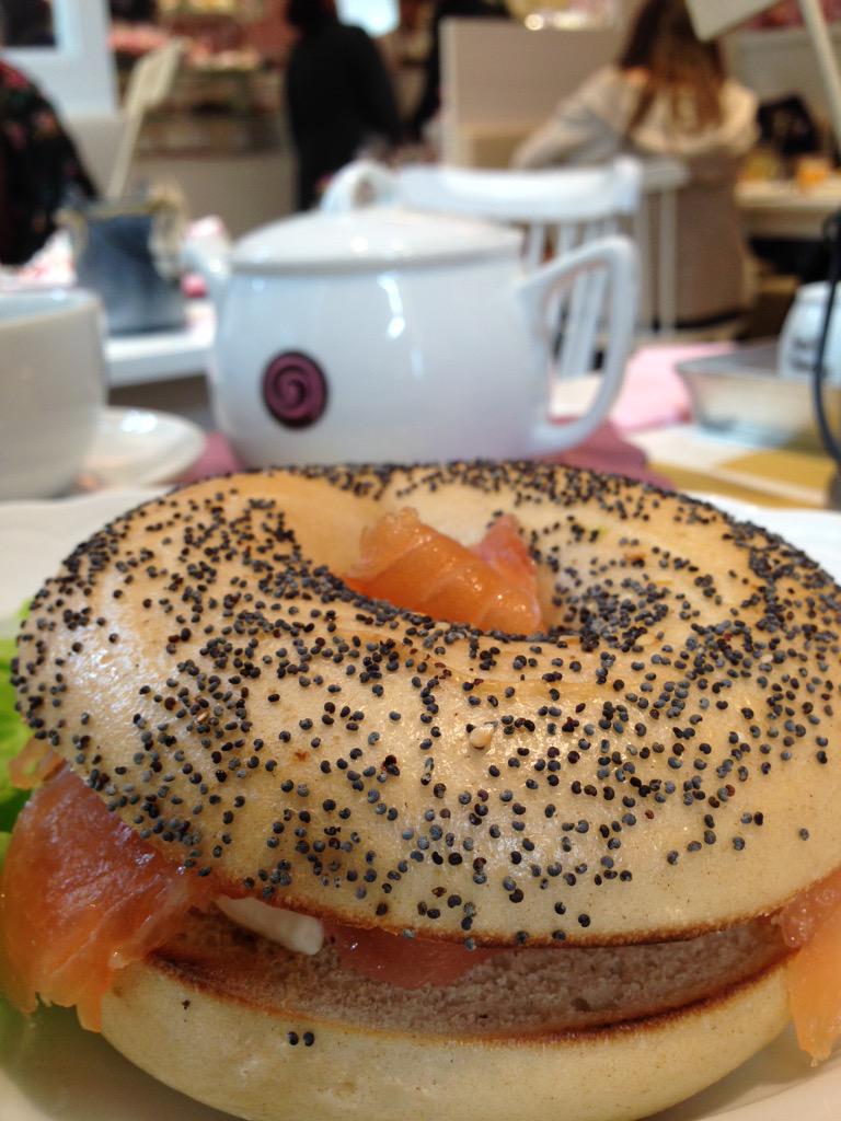 Colazione salata 4me: smoked salmone bagel! <a href="/elezux/">Elena Zucco</a> <a href="/MariannaZuliani/">Marianna Zuliani</a> <a href="/ZomatoItalia/">Zomato Italia</a> <a href="/Closetteblog/">FedericaMicoli</a> <a href="/Vanilla_Bakery/">Vanilla Bakery</a> <a href="/Guk/">Guk</a>