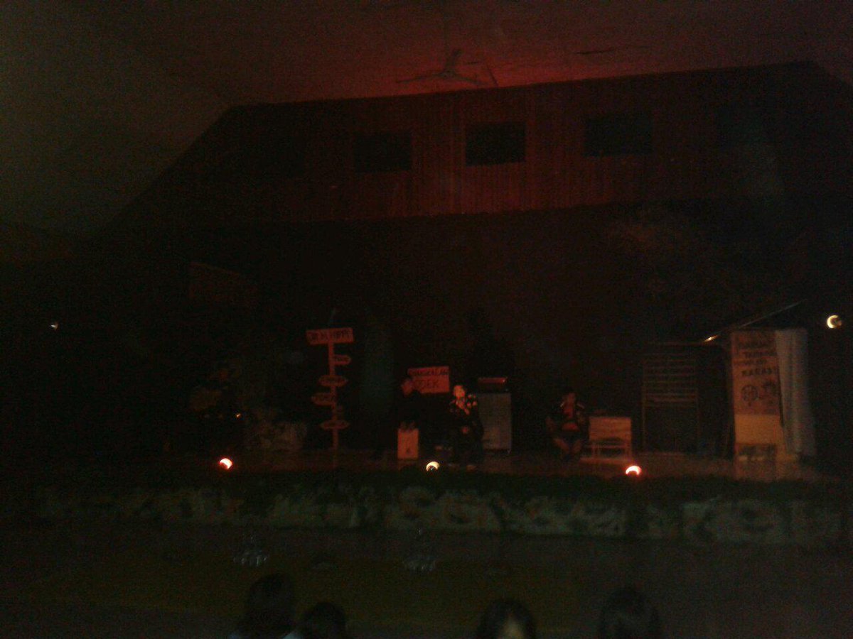 SSAB_Crew's tweet photo. Now at Gedung Pemuda Limboto. Accoustic and many more. Come and join with us.  Htm 3000 http://t.co/mbNrYlp4nt