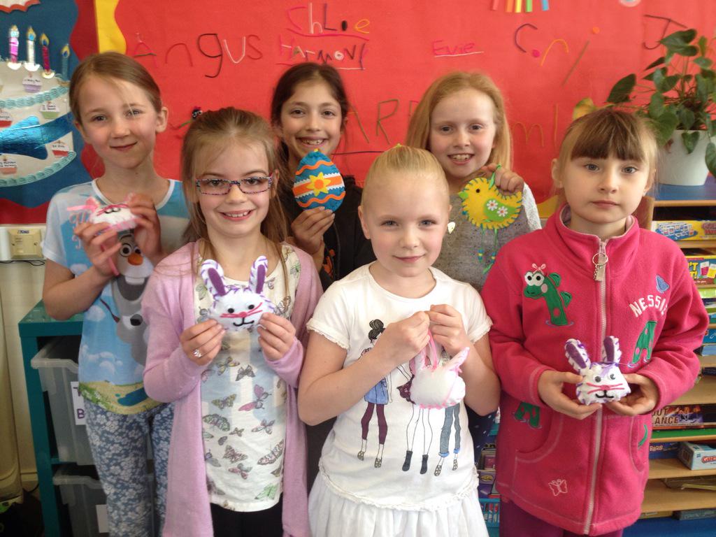 PSJSchool's tweet image. We've had a fantastic time at the sewing workshop at the ART EXTRAVAGANZA!!!